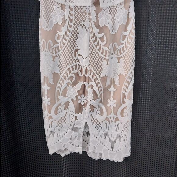 FASHION NOVA! NUDE BEIGE/TAN STRETCH OVERLAID W/WHITE ORNATE LACE DRESS! SZ XS - Picture 7 of 11